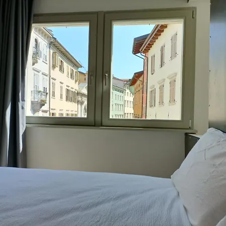 Le Meridiane In *
